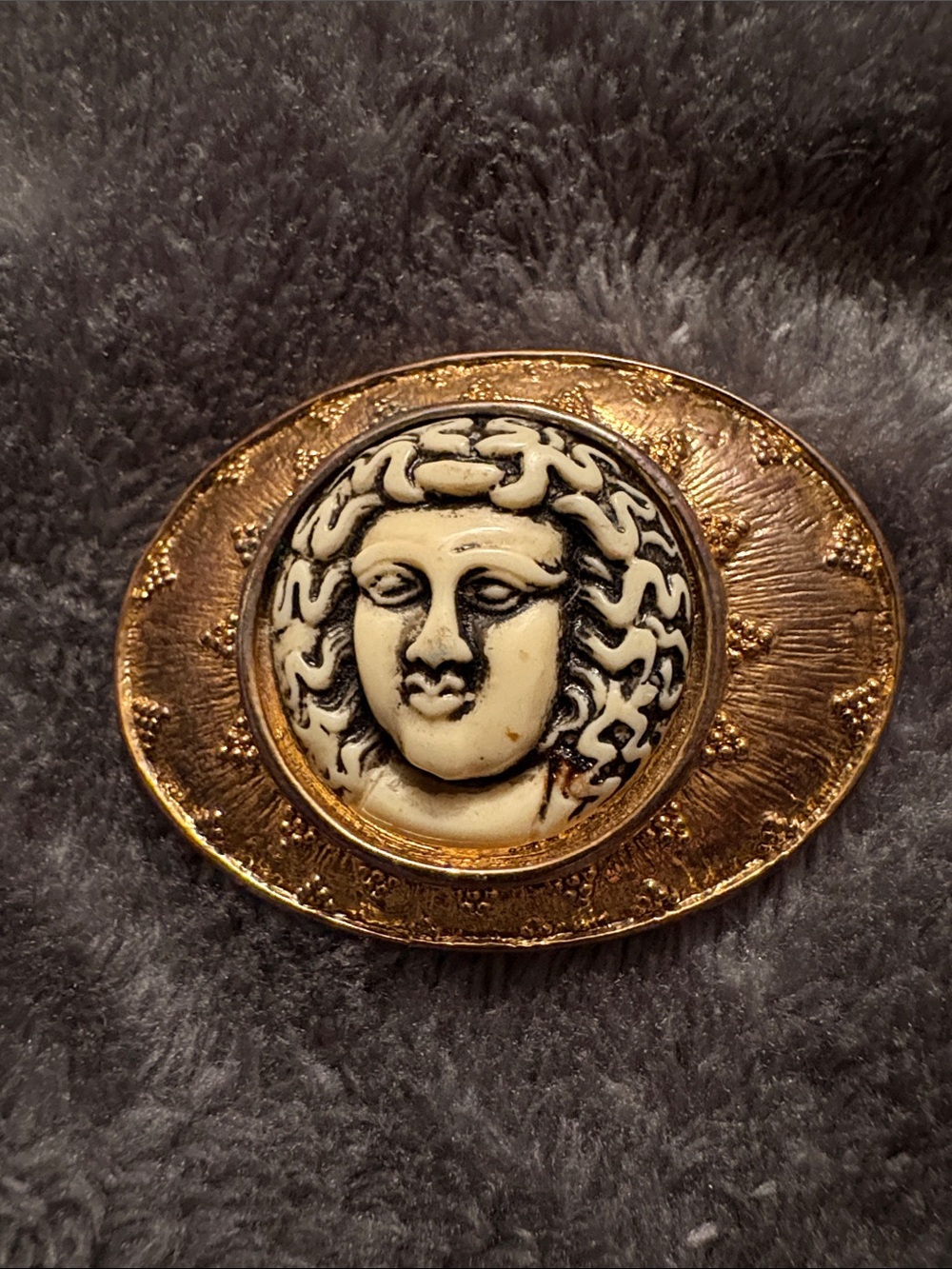 Vintage Oval Carved Gold-tone Medusa Cameo Brooch in Cream and Black